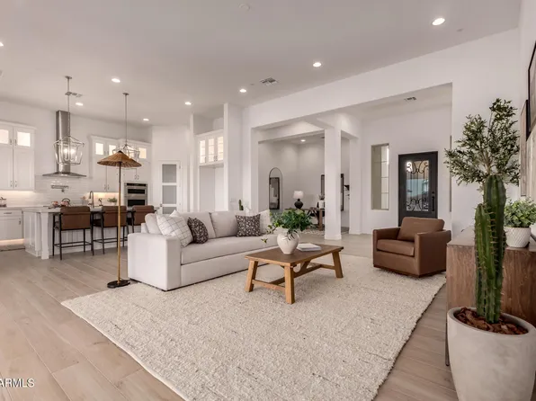 2636 E VIRGINIA Street, Mesa, AZ 85213