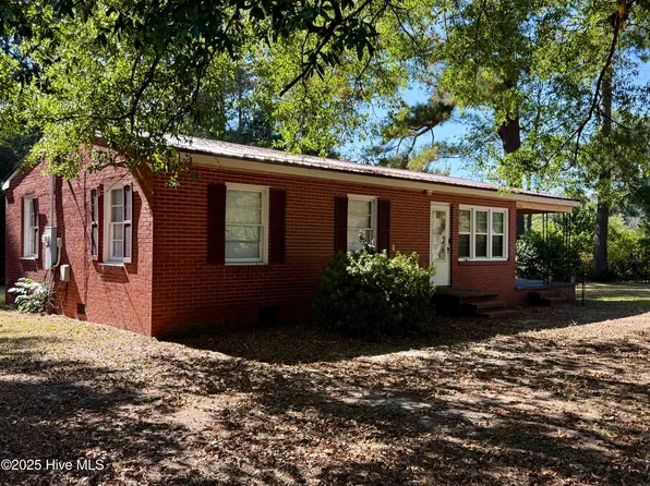 17100 Barnes Drive, Laurinburg, NC 28352