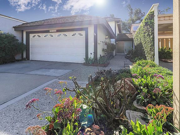 5th image of 32120 Lake Meadow Ln