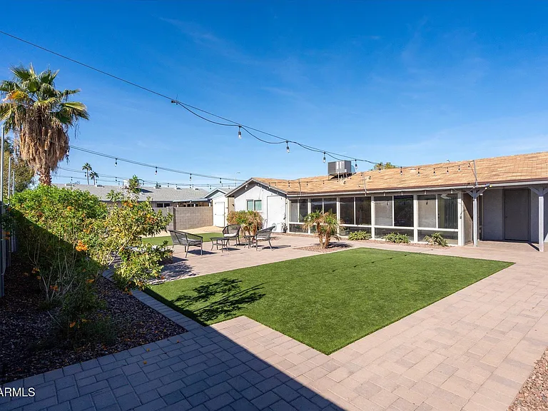 1211 W Palomino Dr — Photo 28