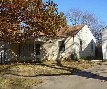 2nd image of 2044 S Green St