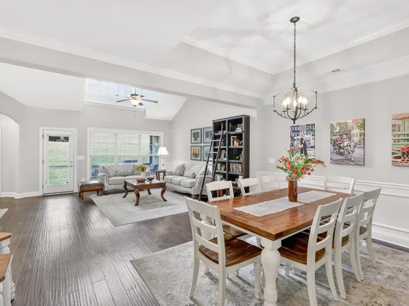 179 Village Cir, Lebanon, TN 37087