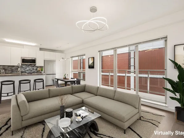 1033 Saint Georges Ave #303, North Vancouver, BC V7L 3H5