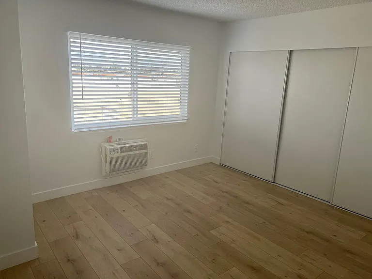 15825 Saticoy St #17 — Photo 3