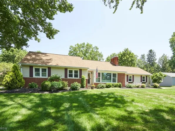 251 Schocalog Rd, Akron, OH 44313