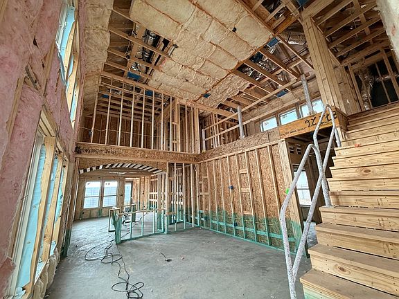 3rd image of 2462 Guava Hills Ln