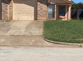 4123 Fossil Ridge Dr, Haltom City, TX 76137