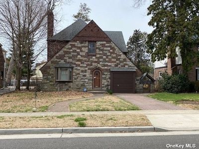 25 Surrey Ln, Hempstead, NY, 11550