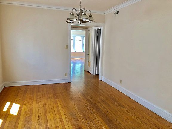 3rd image of 6321 N Oakley Ave APT 2