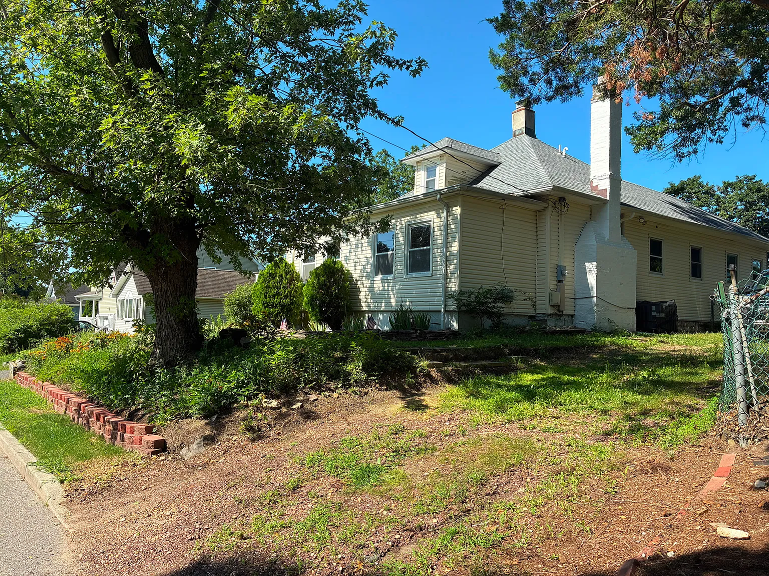 3 bed, 1604 sqft, $2,995 — Photo 2