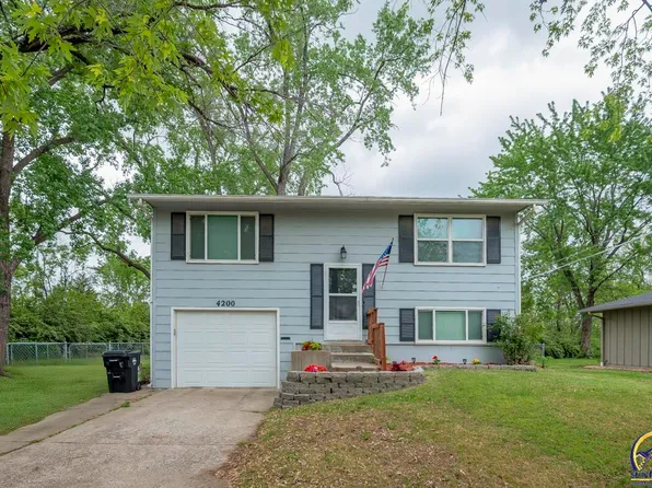 4200 SW 33rd Ter, Topeka, KS 66614