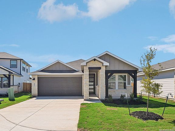 2nd image of 806 Shatterhand Blvd