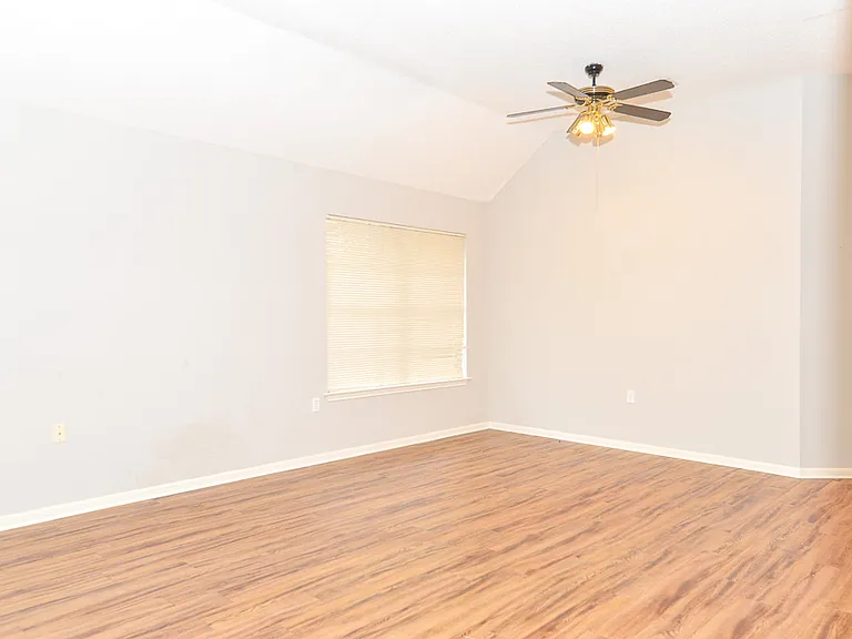 314 Scotch Rose Ln — Photo 23