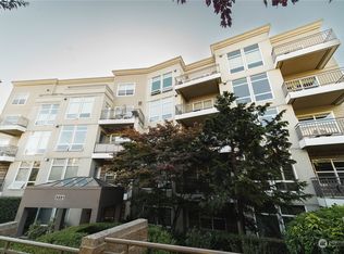 3221 SW Avalon Way APT 404, Seattle, WA 98126