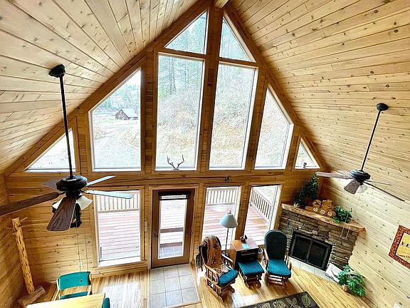 2nd image of 611 Leitch Creek Rd