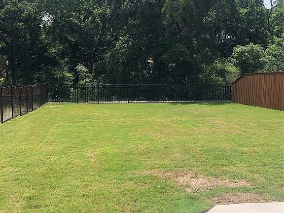 4th image of 110 Claire Dr