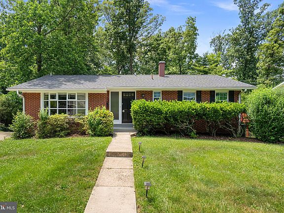 2nd image of 7524 Sweetbriar Dr