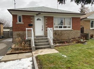 30 Ordway Rd, Toronto, ON M1K4J4