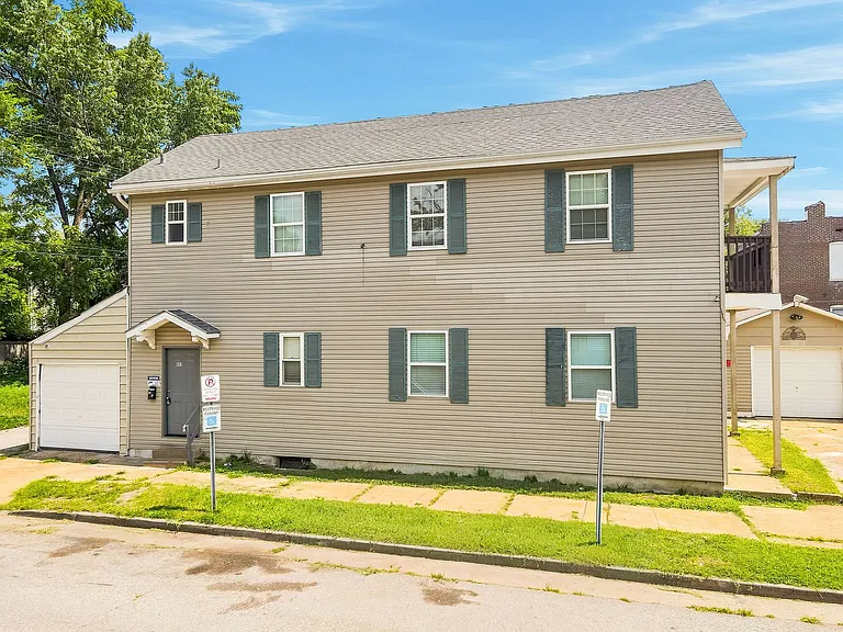 511 W Schirmer St — Photo 14