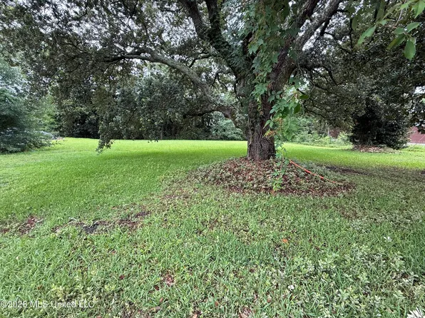 2685 Pass Rd, Biloxi, MS 39531