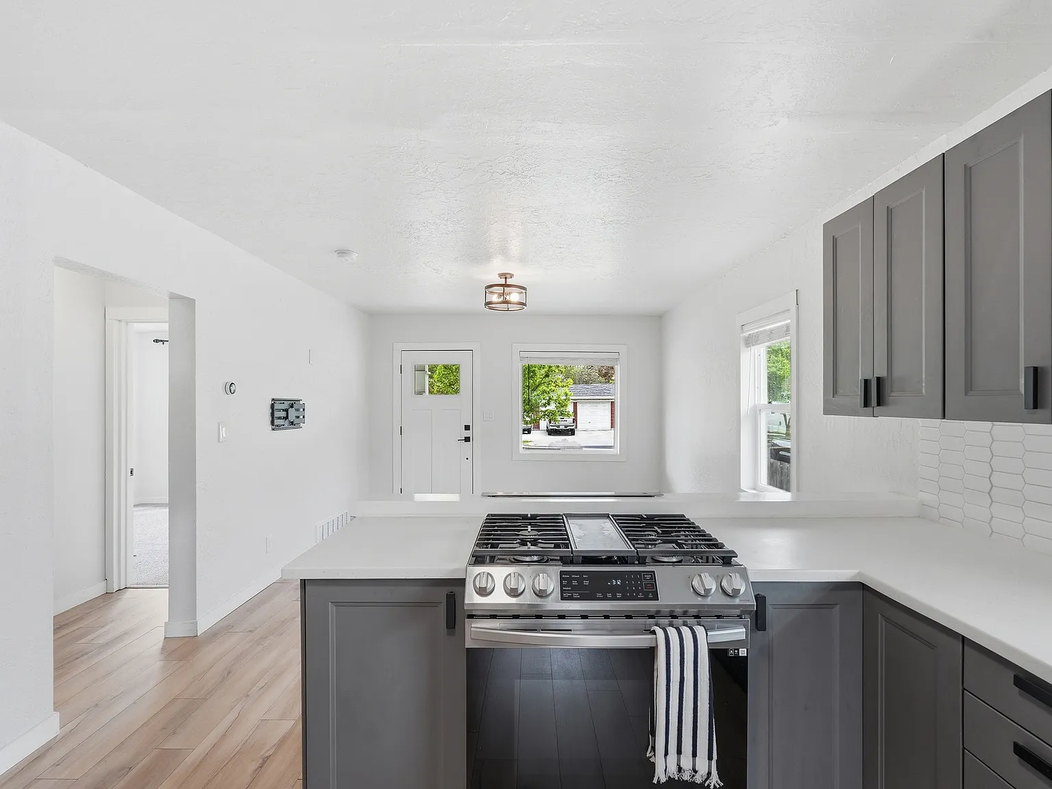 2 bed, 1373 sqft, $1,695 — Photo 1