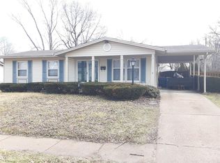 2070 N Pointe Ln, Florissant, MO