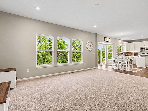 5th image of 2151 Penny Ln