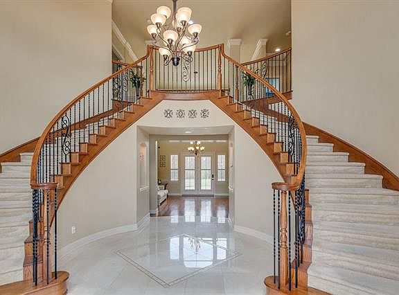 3rd image of 2404 Top Rail Ln