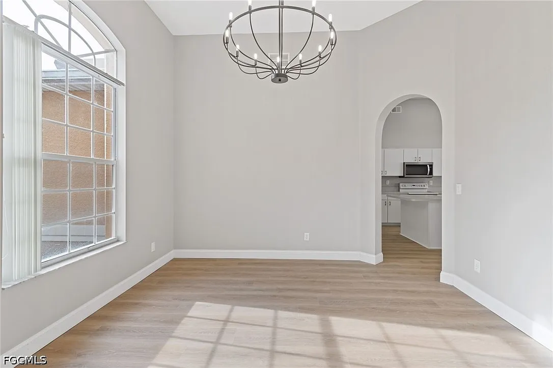 4 bed, 3.0 bath, 2668 sqft, $2,850 — Photo 4