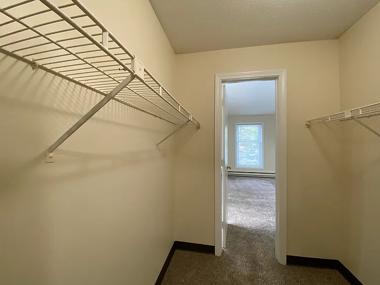 Sunset Ridge Apartments — Photo 77
