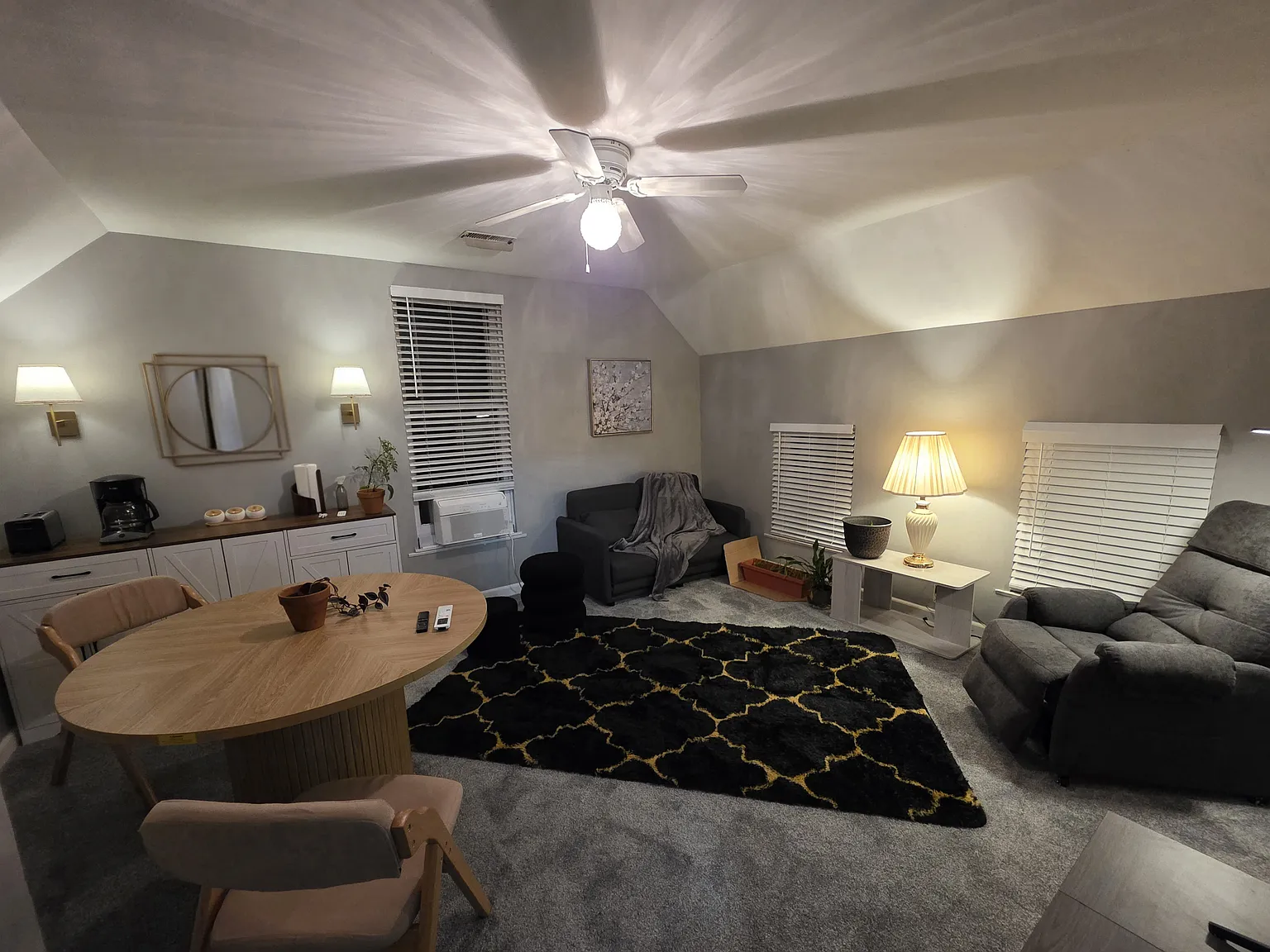 1 bed, 720 sqft, $1,200 — Photo 1