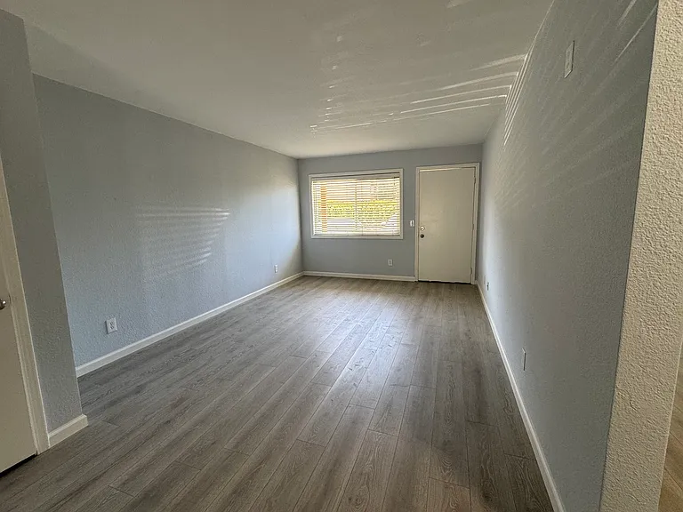 22032 Arbor Ave #A — Photo 4