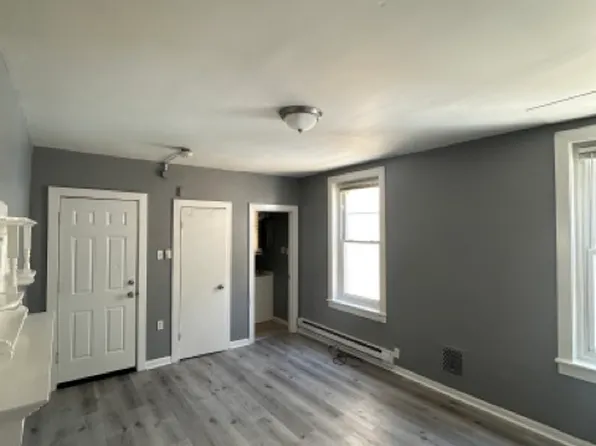 733 N 43rd St #2R, Philadelphia, PA 19104