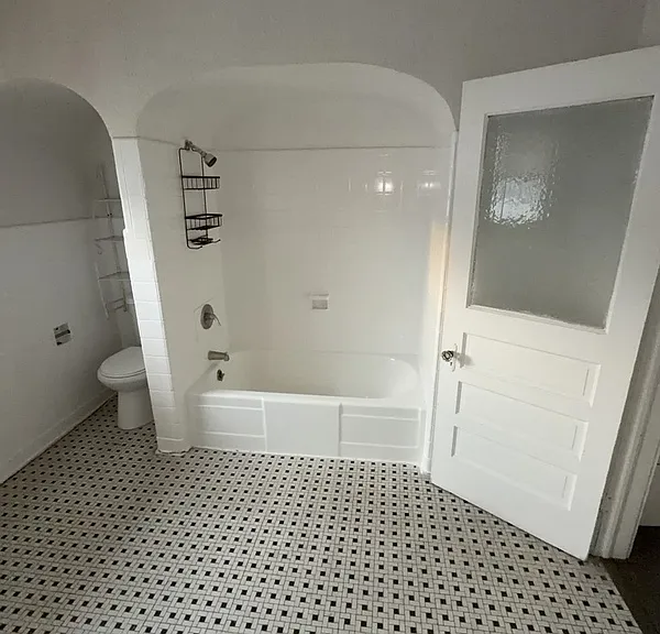 2904 W Chestnut St #3 — Photo 5