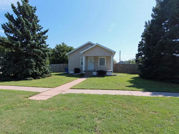 903 E 14th St, Kearney, NE 68847