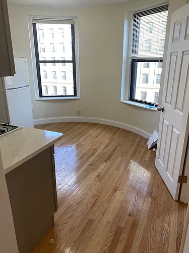 311 Huntington Ave #5A Photo 1