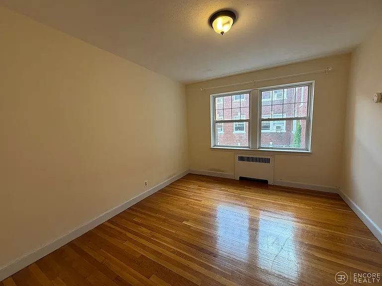 24 Fairbanks St #33 — Photo 4