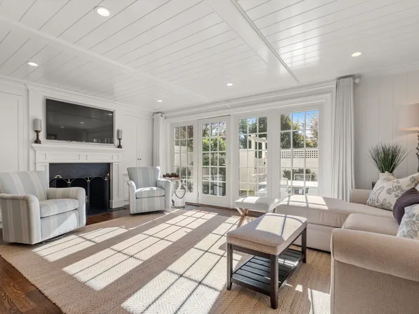 11 Oak St Unit 62, Wellesley, MA 02482