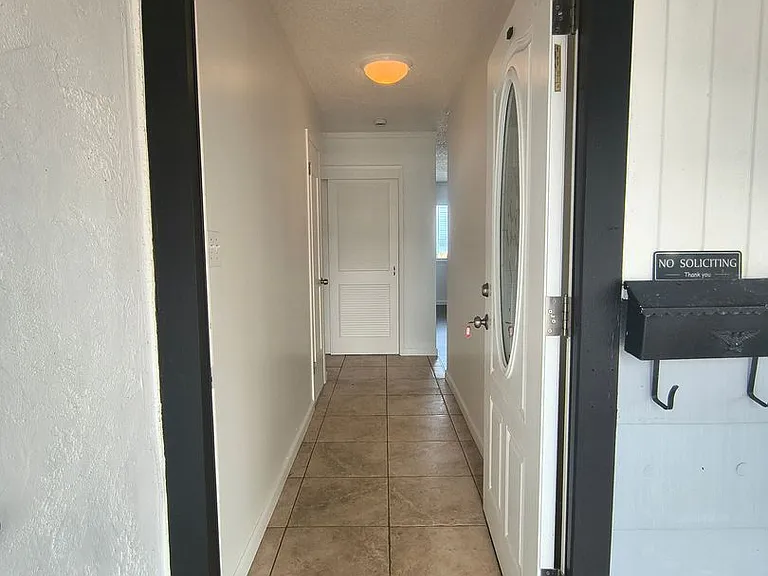 2275 Cypress Ave — Photo 8
