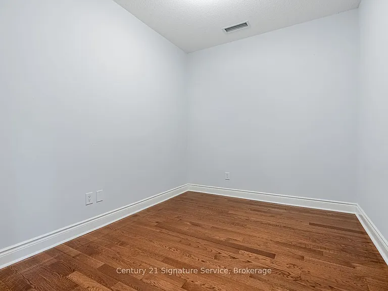 250 Wellington St W #Penthouse 36 — Photo 26