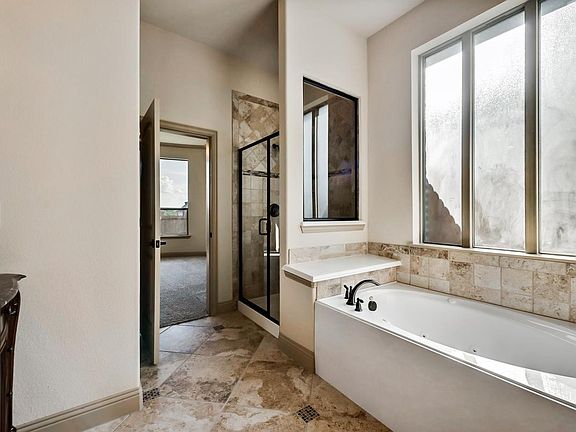 3rd image of 1569 Trowbridge Cir