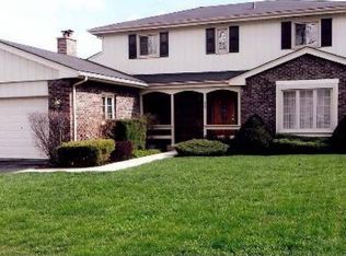 935 W Hickory Pl, Addison, IL 60101