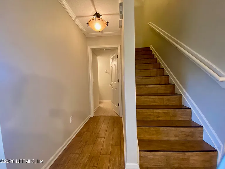 1530 Vineland Cir #B — Photo 11
