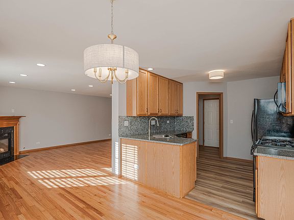 5th image of 2487 Amber Ln