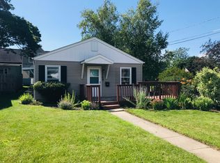 149 N Cross St, Sycamore, IL 60178