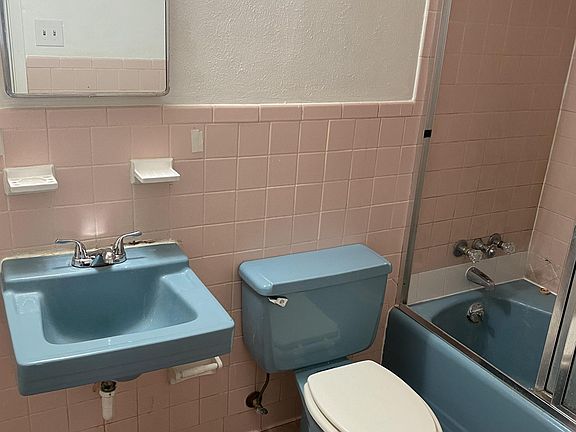4th image of 414 E Avenue A #10609324