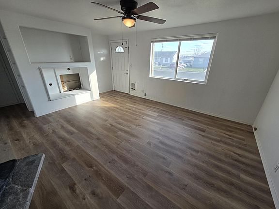 4th image of 258 W Knolls Vista Dr