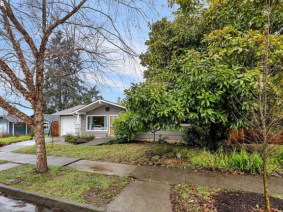 3rd image of 8514 N Dana Ave