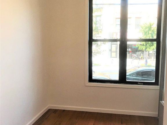 4th image of 4314 28th Ave APT 1