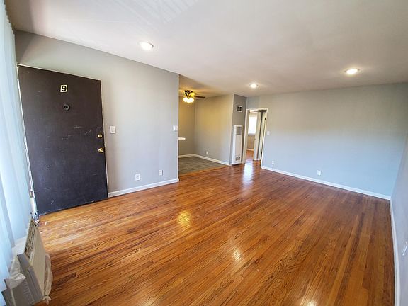 3rd image of 1155 N Gardner St